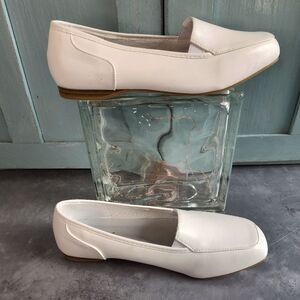 Classique Womens White Slip On Flats Dress Shoes 9W